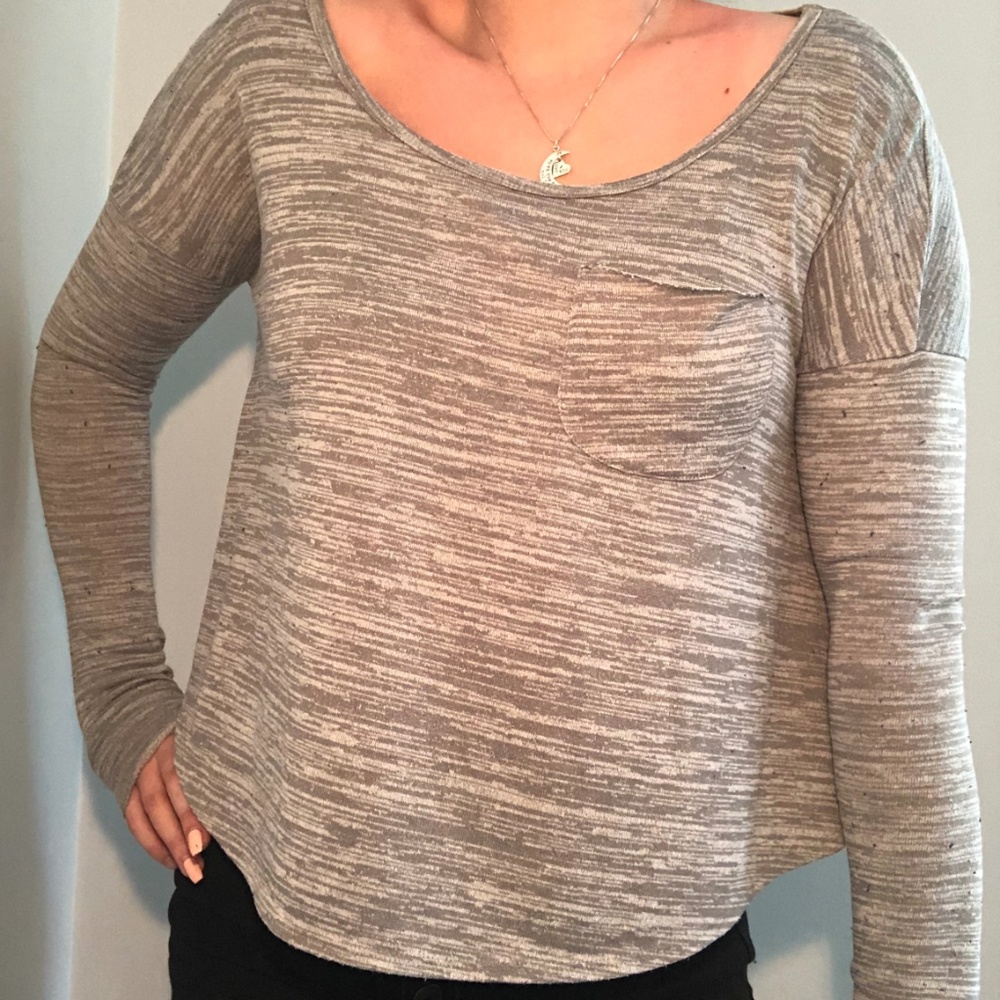 gray Hollister sweater